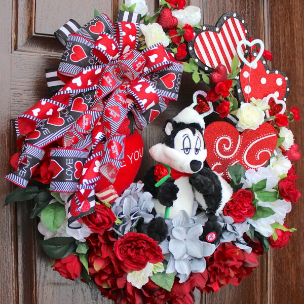 Pepe Le Pew I Love You Valentines Day Red Rose Wreath - Image 5