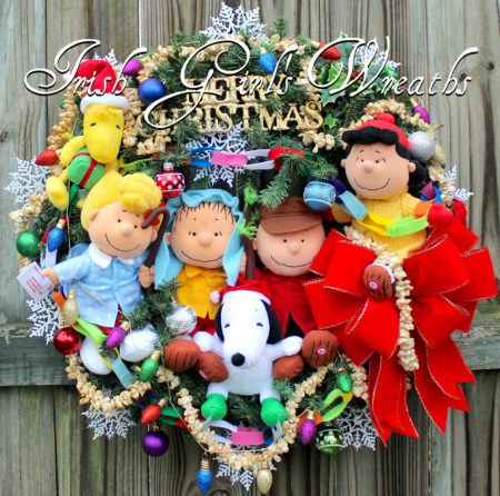 Deluxe Peanuts Gang Charlie Brown Merry Christmas Wreath, Woodstock, Shepherd Linus, Lucy, Snoopy, Sally