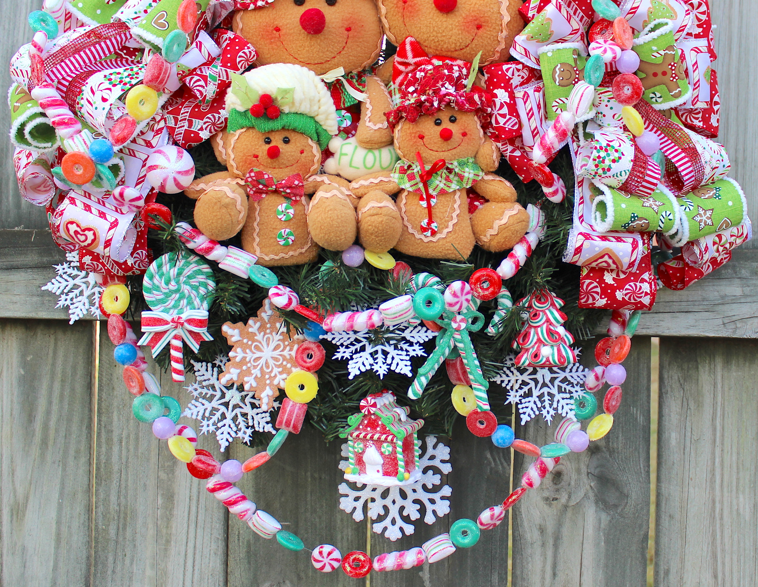 P&J Trading Christmas Set of 6 Fragrance Oils Christmas Wreath, Mistletoe,  Candy Cane, Gingerbread, Cinnamon, and Cranberry 