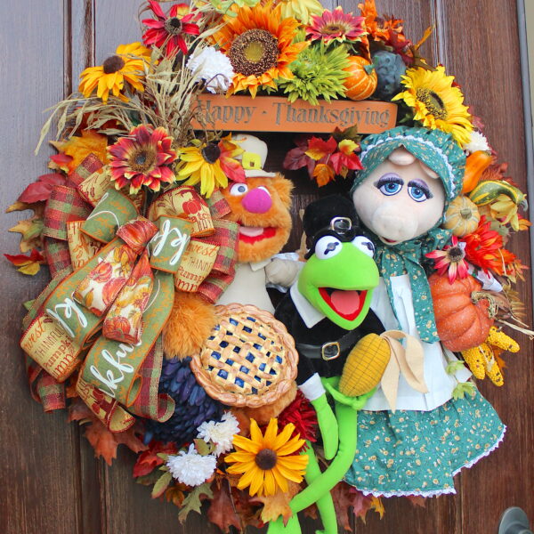 Deluxe Pilgrim Kermit the Frog Fozzie Bear and Miss Piggy Muppet Thanksgiving Wreath, Muppets - Image 5