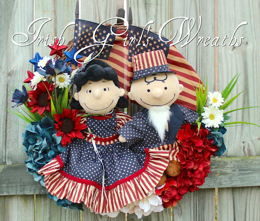 Charlie Brown and Lucy Van Pelt Peanuts Patriotic Wreath, Uncle Sam & Betsy Ross Americana Peanuts 4th July Wreath
