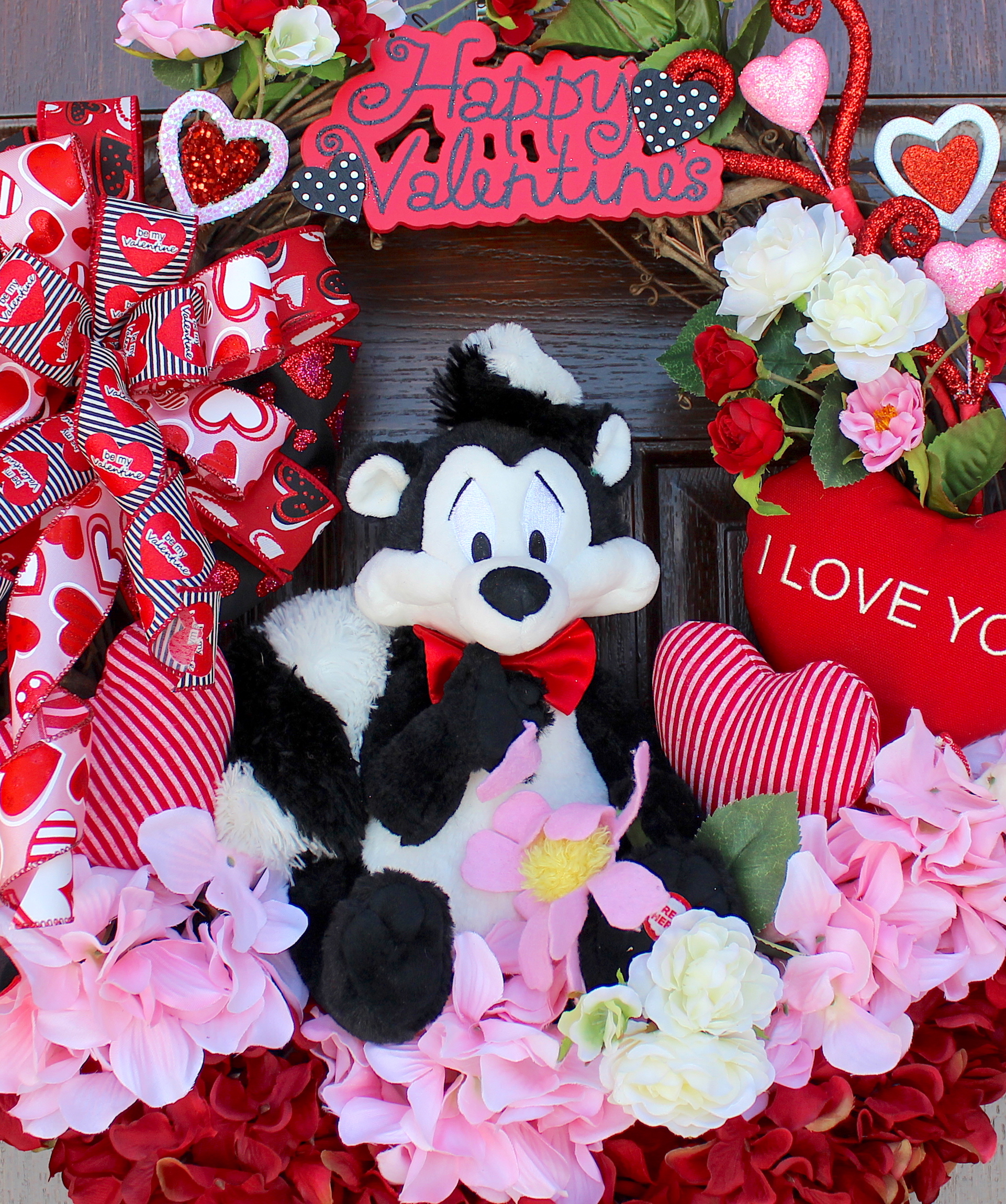 Pepe Le Pew Happy Valentines I Pick You Wreath