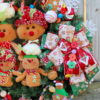 GingerBread Family Christmas Wreath, Peppermint Candy Sweet Treats Merry Christmas Wreath - Image 4