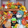 Deluxe Pilgrim Kermit the Frog Fozzie Bear and Miss Piggy Muppet Thanksgiving Wreath, Muppets - Image 4